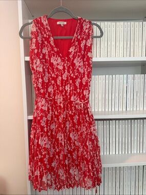 Max Studio Red and White Floral V-Neck Pleated Midi Dress